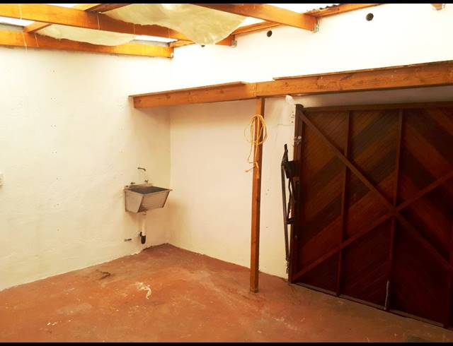 2 bed property to rent in WOODSTOCK